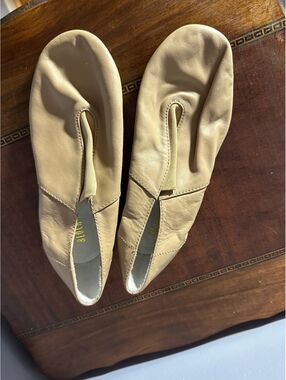 BLOCH Super Jazz Tan Leather Slip-On Dance Shoes - Women's Size 5.5 (S0401L)